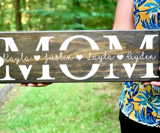Personalized Mom Wooden Sign Board