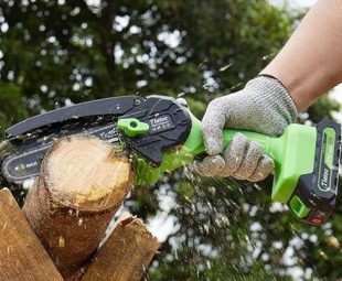 Mini Cordless Chainsaw